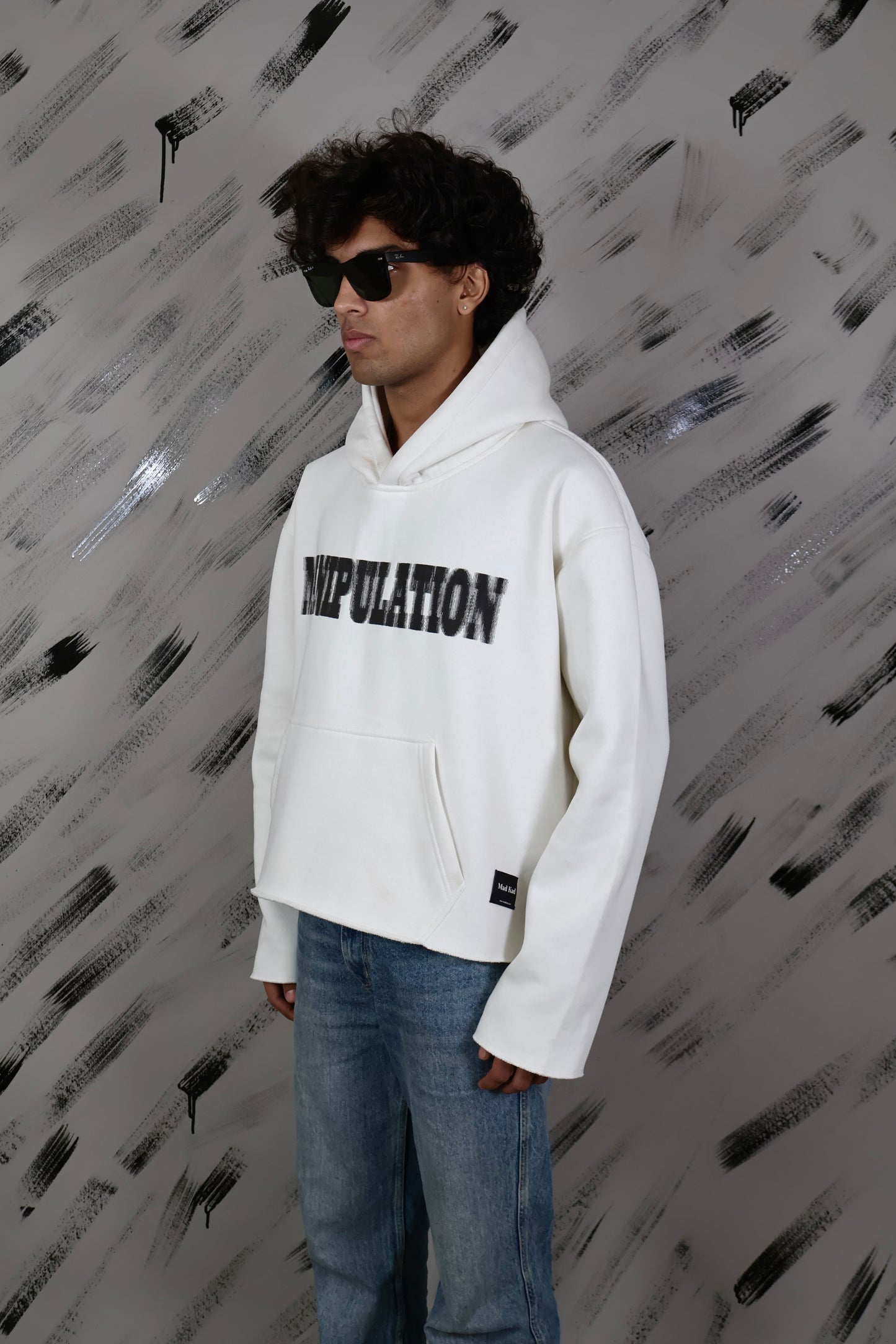 manipluation-hoodie-white