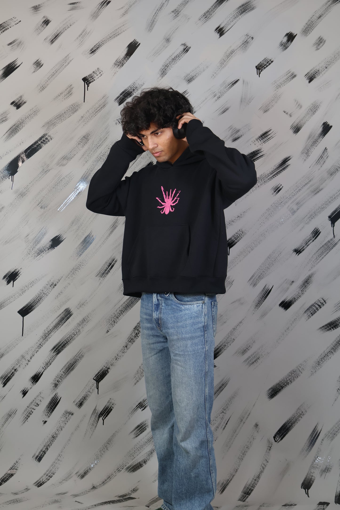 pinkeye-hoodie-black