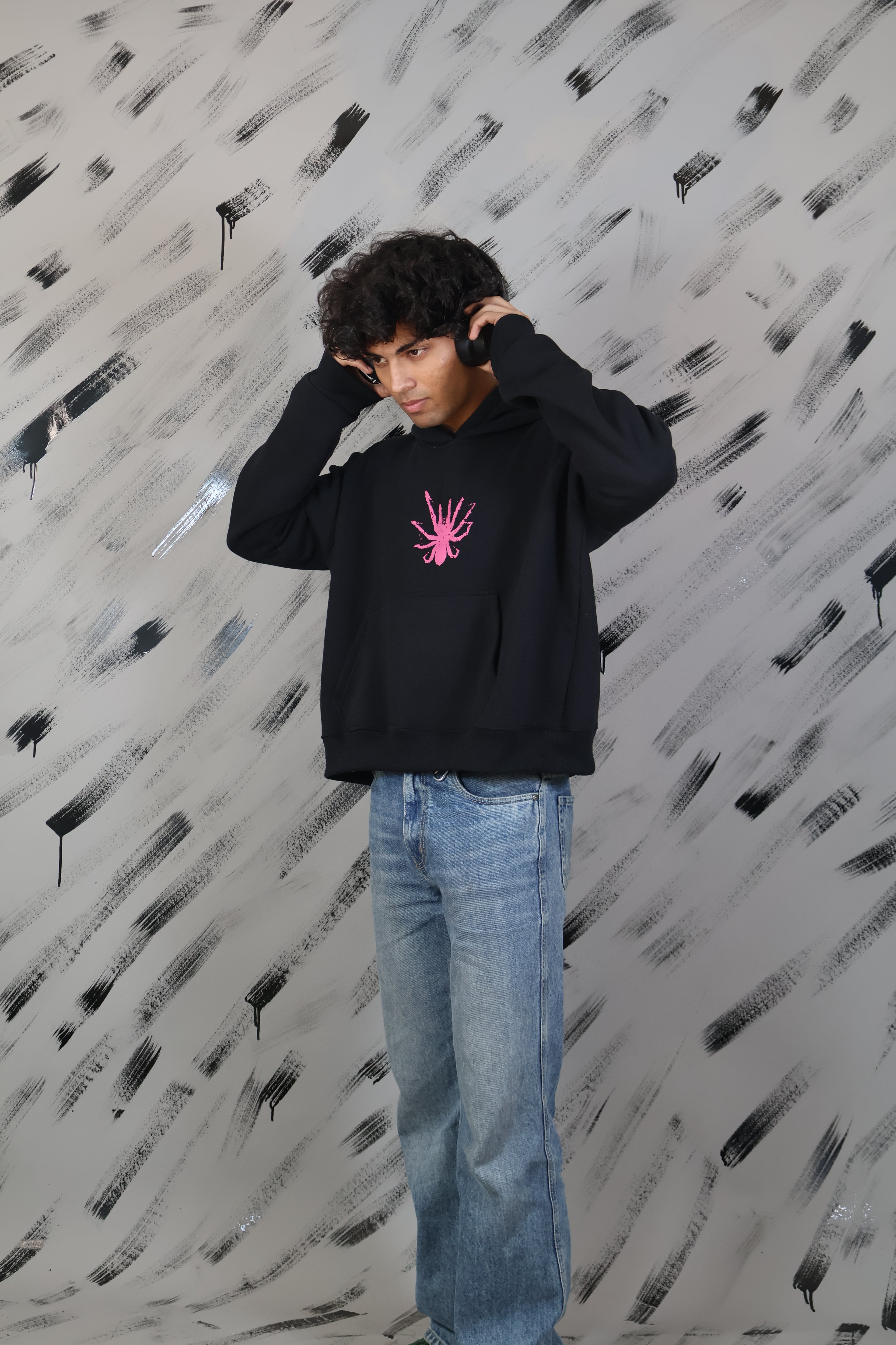 Pinkeye-hoodie-black