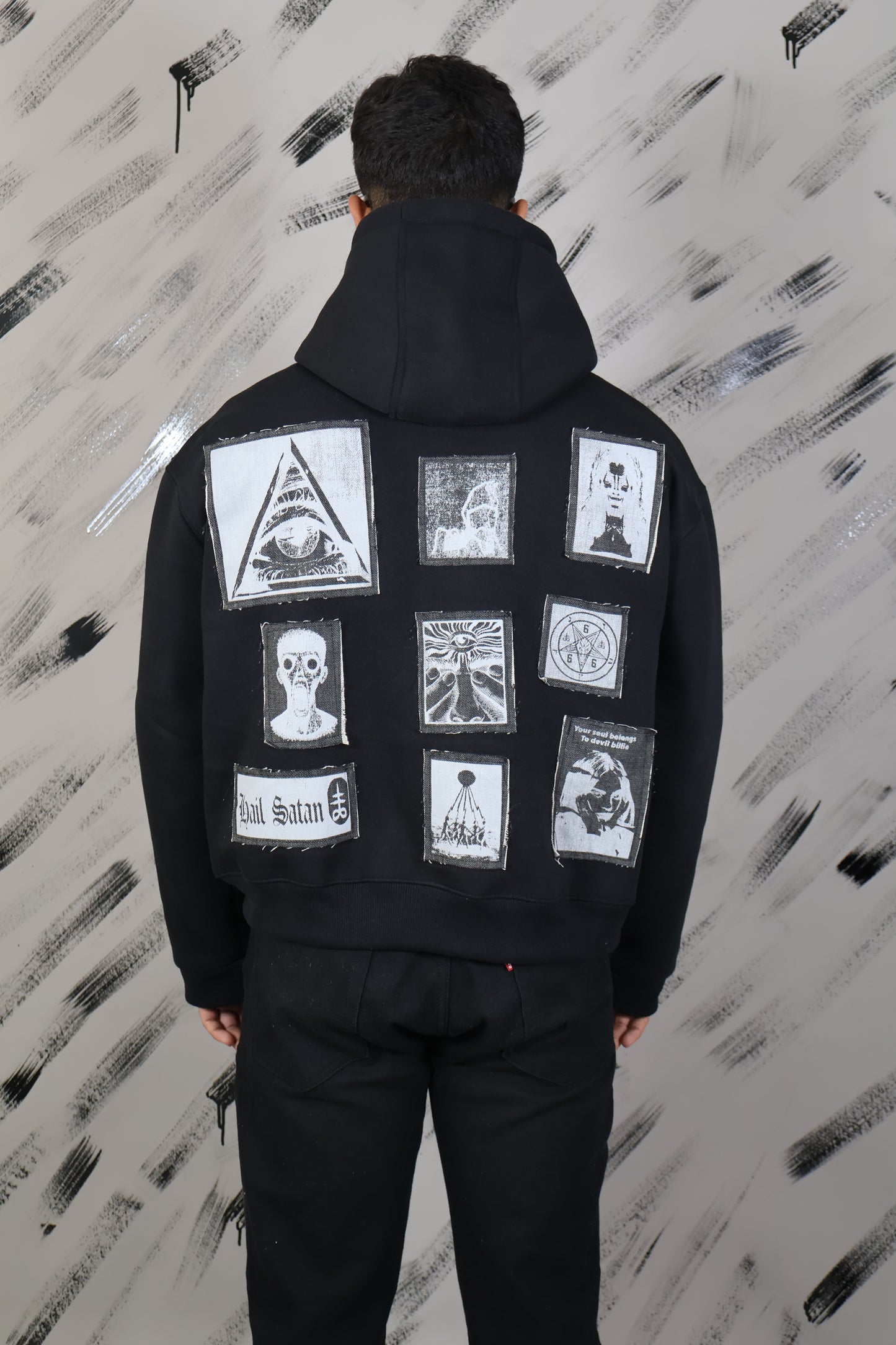 illuminate-patch-black