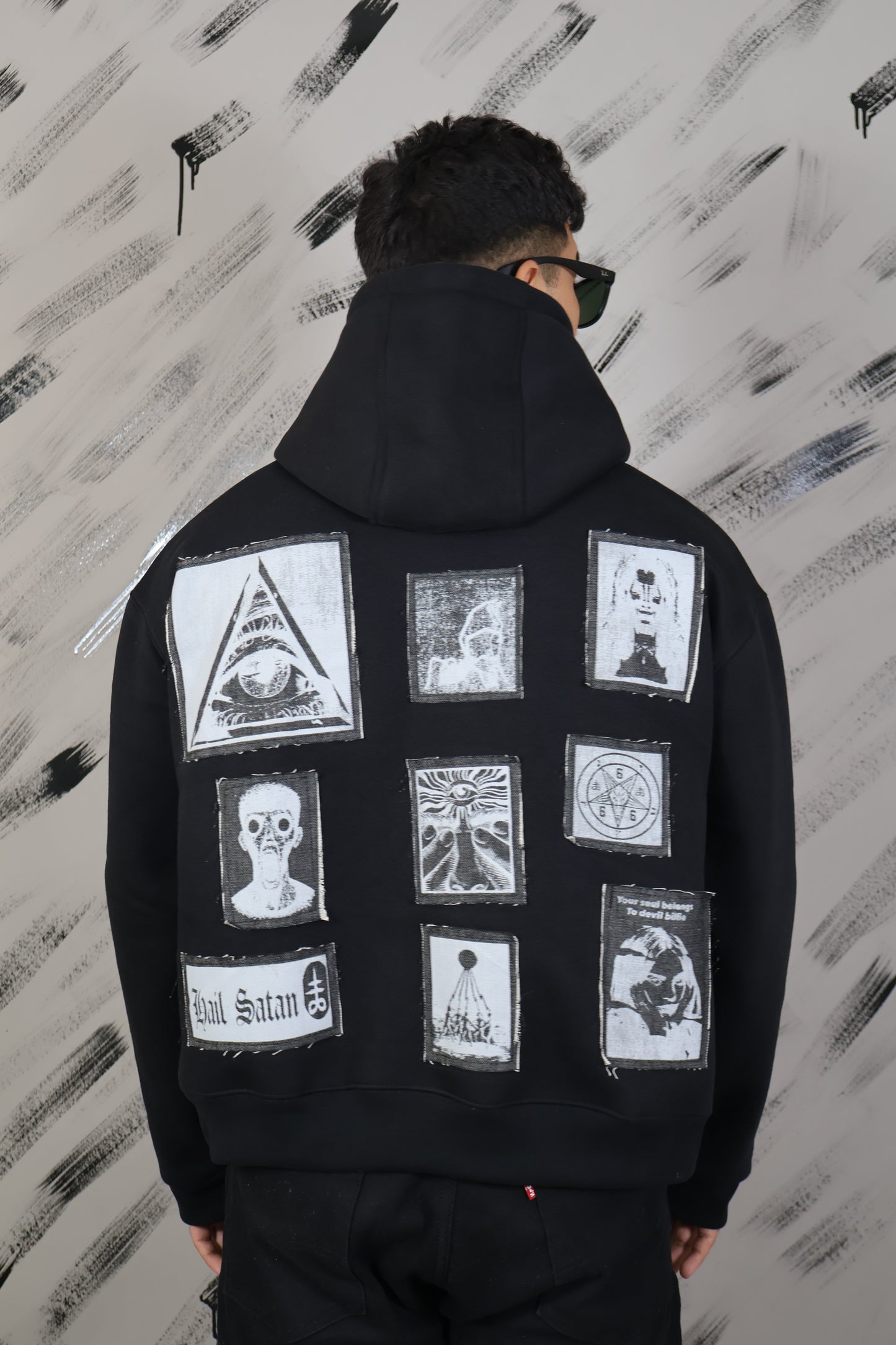 illuminate-patch-black