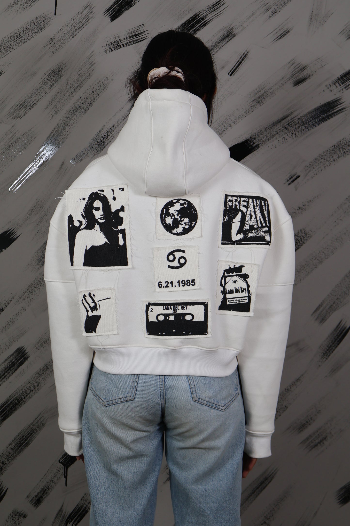 Lana-Del-Rey-black-patch-hoodie-white