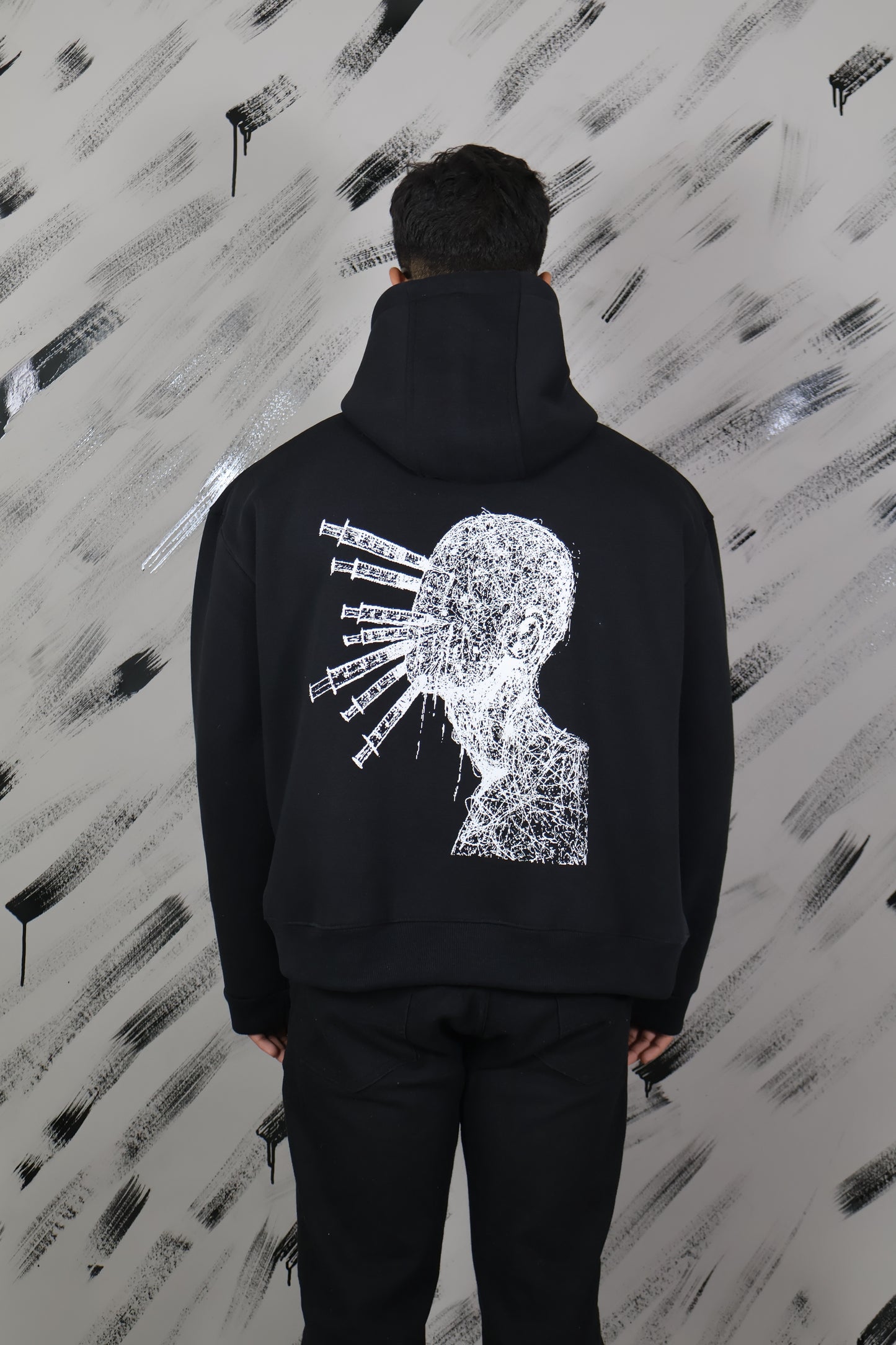 manipulation-hoodie-black