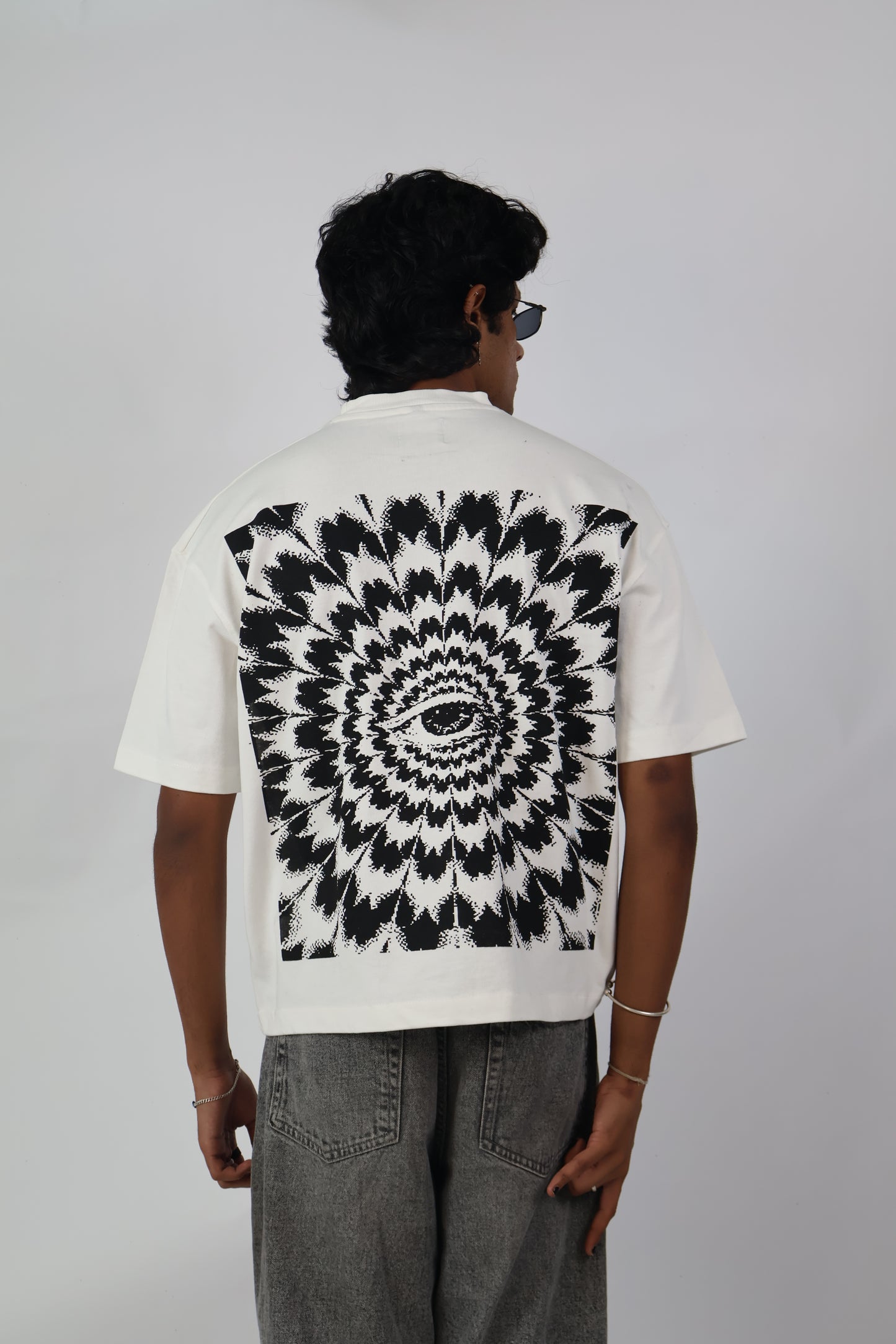 Illusion eye t-shirt unisexual